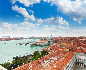 Fototapeta na wymiar View of the central Venice