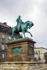 Obraz premium statue of Frederik VII, Copenhagen