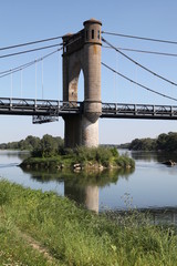 Pont de Langeais sur la Loire.