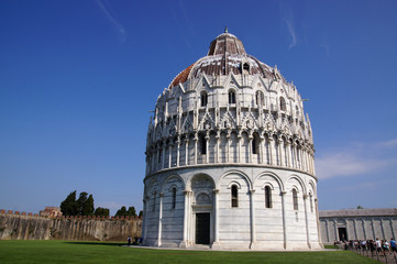 Fototapeta premium Campanile de la cathédrale Notre-Dame de l'Assomption de Pise