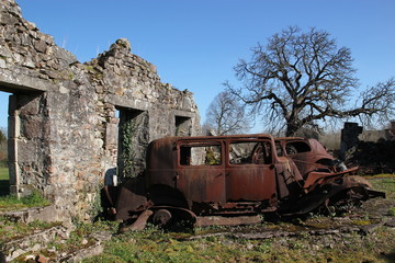 Automobiles calcinées.
