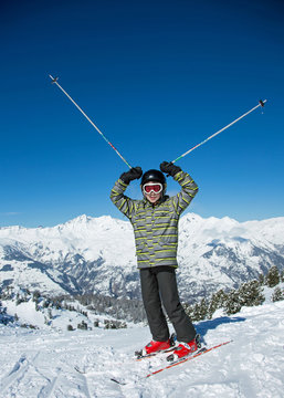 Jeune skieur au sommet des pistes (Les Arcs)