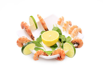 Composition of shrimps and lime.