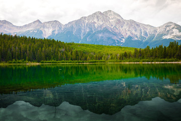 Fototapeta premium Patricai lake in Jasper