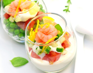 Bunter Scampi Salat