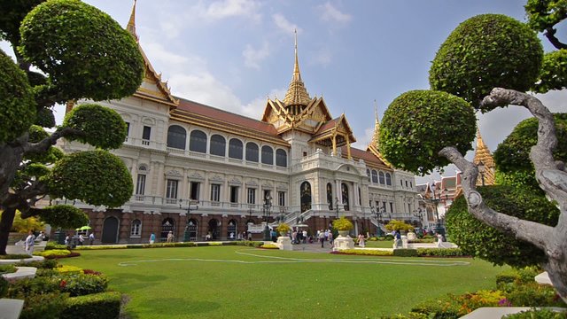 the grand palace in bangkok