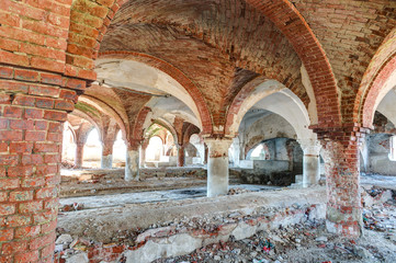 Opuszczony budynek © Piotr Cieszyński