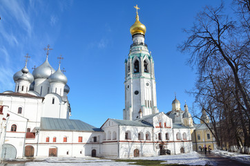 Obraz premium Кремль в Вологде ранней весной
