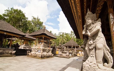 Photo sur Plexiglas Temple The statue in the temple on Bali island .