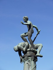 A fountain with David and Goliath in Kalmar © Frouwina Harmanna va