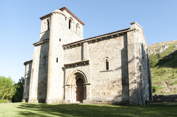 Fototapeta na wymiar Romanesque chapel