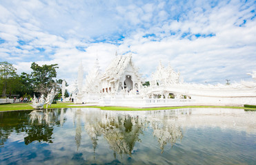 Fototapeta premium Wat Rong Khun (White temple) in Chiang Rai province