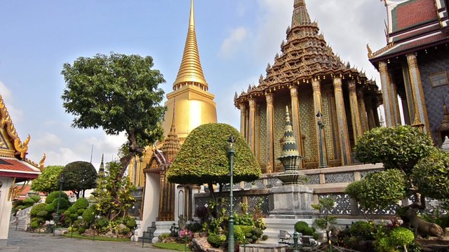 the grand palace in bangkok, phra siratana chedi