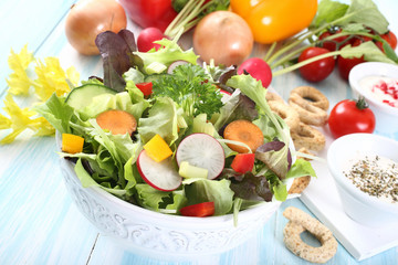 insalata di verdura mista