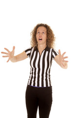 woman referee hands out catch