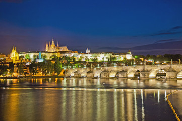 Fototapeta na wymiar Prague Castle and Vltava River