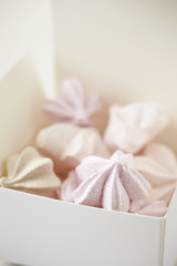 Cream meringues