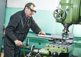 milling machine operator