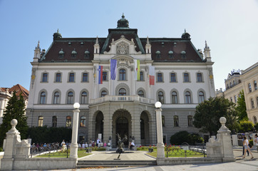 Fototapeta na wymiar Strona główna Uniwersytetu w Lublanie
