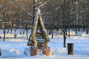 Избушка сказочная в парке Сокольники. Москва