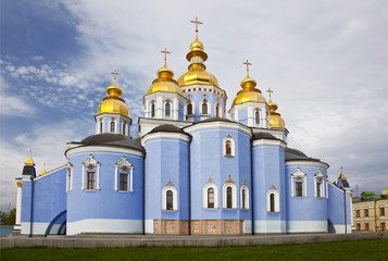 Fototapeta na wymiar St. Michael's monastery in Kiev. Ukraine