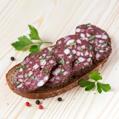 Roggenbrot mit Rotwurst
