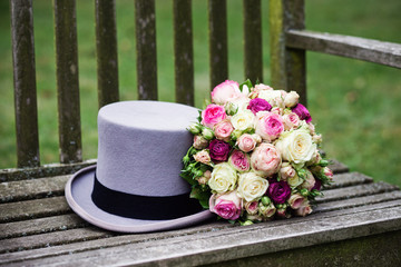 Brautstrau&szlig; und Zylinder