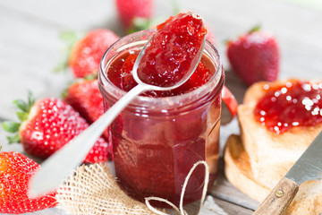 Strawberry jam - 62634170
