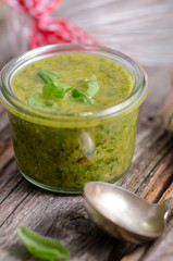 Hausgemachte Pestosauce