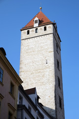 Fototapeta na wymiar Goldener Turm in Regensburg