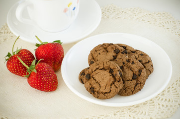 Chocolate cookie with strawberries
