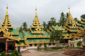 Yangoon temple - obrazy, fototapety, plakaty