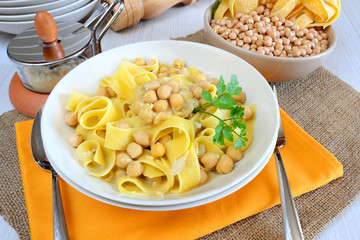 tagliatelle and chickpeas