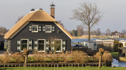 Historic wooden house Belt Schutsloo Giethoorn