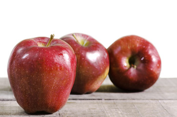 delicious red apples