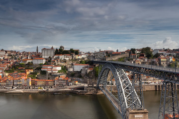 Ponte Dom luis a unir a Cidade do porto a Gaia