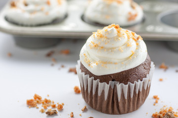 Chocolate Butterfinger Cupcakes