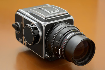 Antica fotocamera a pellicola medio formato