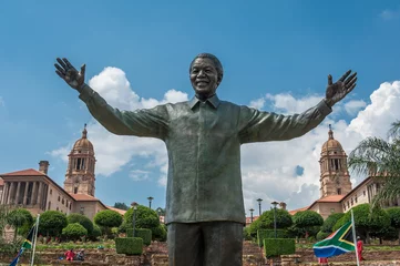  Standbeeld van Nelson Mandela in Pretoria, Zuid-Afrika © creedline
