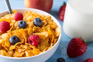 Cornflakes in einer Schale