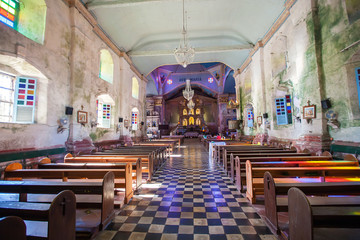 Fototapeta na wymiar Piękny Kościół katolicki w egzotycznym kraju, w pomieszczeniach