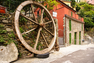 decorative wooden wheel