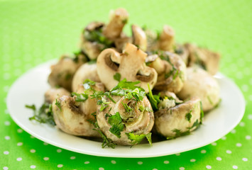 Baked mushrooms as a snack meal