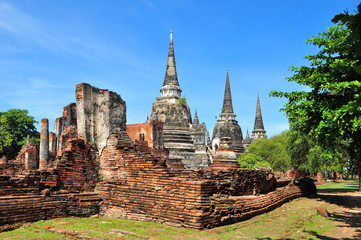 Fototapeta premium Ancient Ruin Pagoda in Ayutthaya Province, Thailand
