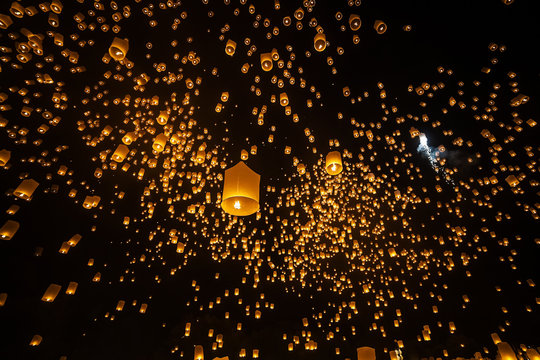 Loi Krathong and Yi Peng Festival , Chiangmai, Thailand