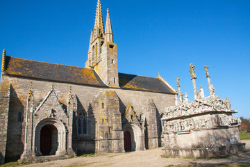 Chapelle et calvaire de Tronoen dans le Finistère en Bretagne