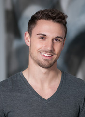 Lächelnder Mann 2