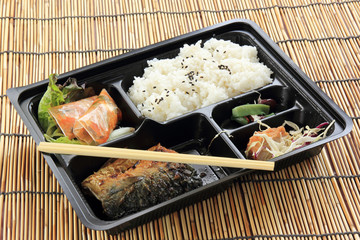 Grill Saba fish with steam rice in set box