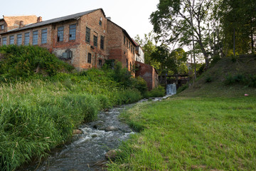Fototapeta na wymiar old water mill