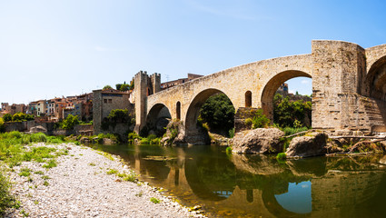 Fototapeta na wymiar Panoramic view of medieval bridge